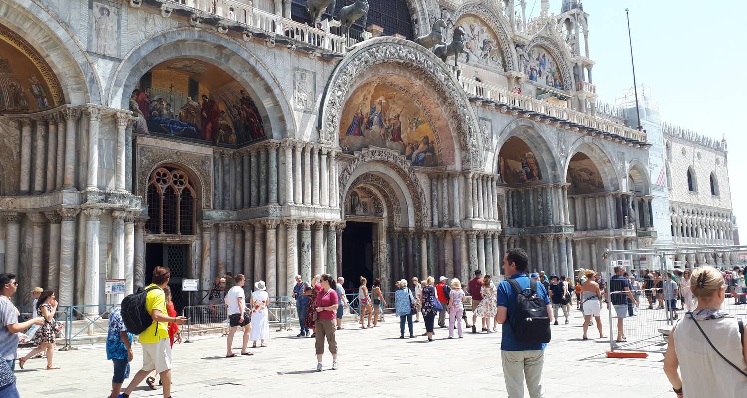 Lakes & Lagoon: Como, Lake Garda & Venice